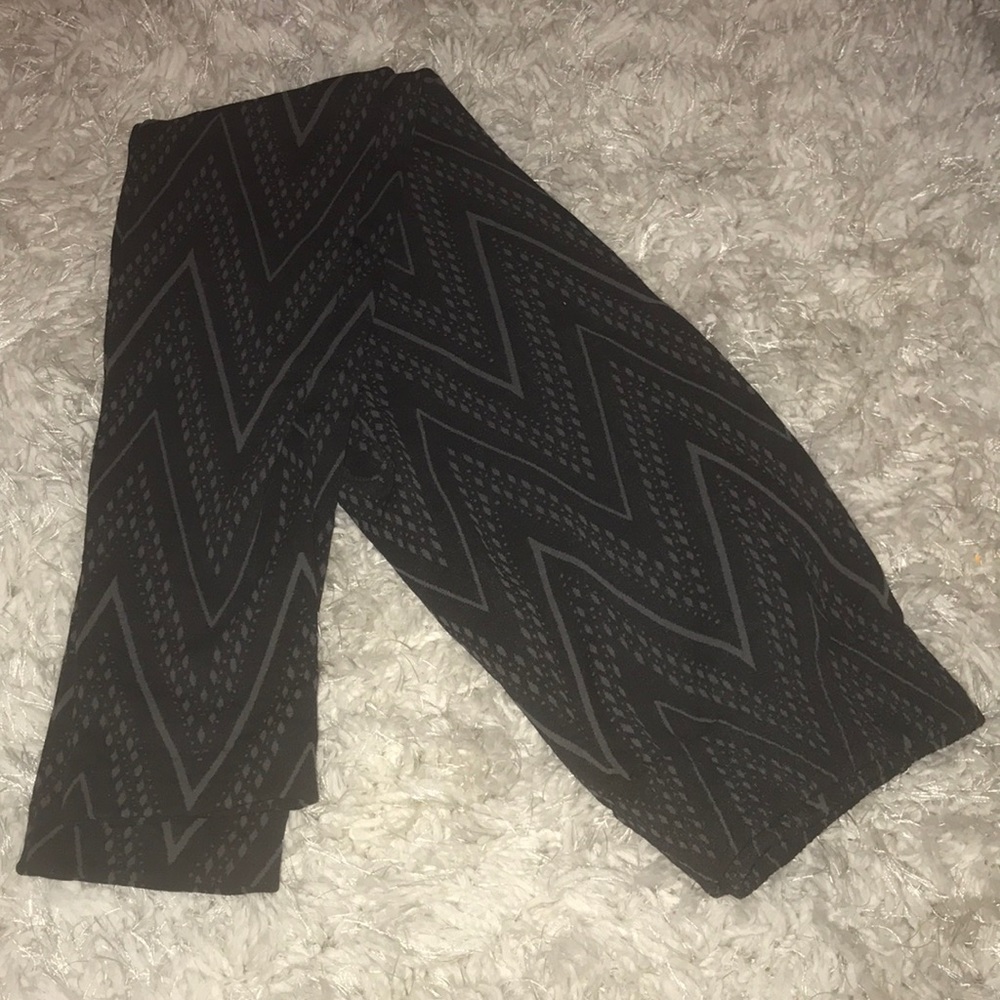 Fleece lined zig zag stripes